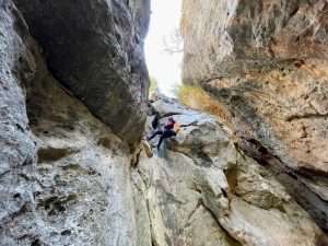 rapel en el barranco del estrecho del gollizno